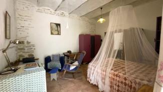 vista general de la habitación sin baño ni cocinita