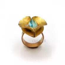 Anell d'or amb pedra aiguamarina - encàrrec personalitzat. 